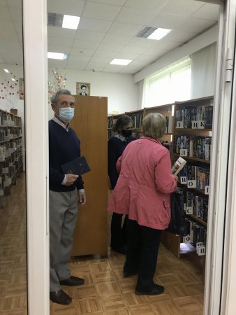 27 мая к Всероссийскому дню библиотек, в Нахабинской городской библиотеке прошел день открытых дверей «Прогулка с книгой».