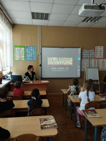Патриотический час "Салют Победы не померкнет!" ко Дню Победы в Великой Отечественной войне.