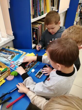 "Игровой мир", в рамках проекта "Всей семьей в библиотеку"