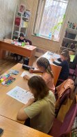 На очередном занятии по каллиграфии в Опалиховской городской библиотеке участники собрались, чтобы погрузиться в особую атмосферу предстоящего праздника. В воздухе витало предвкушение светлого воскресенья – Пасхи.