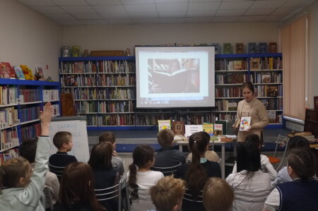 Познавательный час "Словари - наши друзья и помощники"