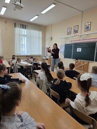 Поэтический час «Стихов серебряная нить».