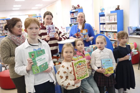 Знакомили читателей с новыми интересными книгами