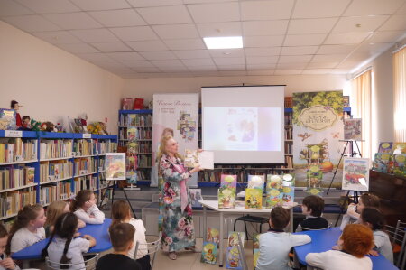 В рамках Всероссийской недели детской книги, в гостях в Центральной детской библиотеке побывала Елена Велена - лауреат международной премии П.П.Ершова и член Союза писателей России.