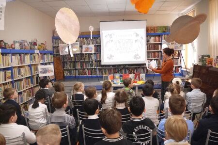 Познавательный час "Какие бывают театры?" в рамках акции "БиблиоТеатр