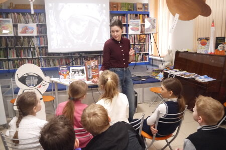 Познавательный час «Космонавты, прославившие Россию»