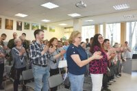 Музыкальный мост памяти протянулся из сегодняшнего дня в тот цветущий и поющий яркий май 1945 года, когда наша страна завоевала Великую Победу.