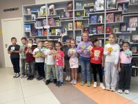 15 июля наши юные читатели собрались на мастер-класс, чтобы своими руками создать необычные книжные закладки.
